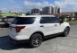 Selling Pearl White Ford Explorer 2016 in Pasig-5