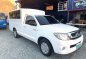 White Toyota Hilux 2009 for sale in Quezon City-7