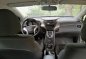 Selling White Hyundai Elantra 2011 in Manila-2