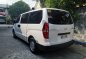 Selling White Hyundai Starex 2017 in Manila-5