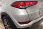 Selling White Hyundai Tucson 2016 in Manila-3