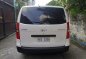 Selling White Hyundai Starex 2017 in Manila-4