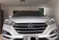 Selling White Hyundai Tucson 2016 in Manila-0