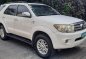 Selling White Toyota Fortuner 2018 in Manila-1