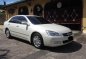 Pearl White Honda Accord 2004 for sale in Automatic-1