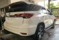 Selling White Toyota Fortuner 2018 in Quezon City-4