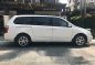 Selling White Kia Carnival 2014 Automatic Diesel -5