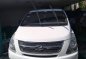 Selling White Hyundai Grand starex 2012 in Manila-2