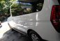 Selling White Hyundai Grand starex 2012 in Manila-5
