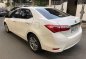 Selling White Toyota Corolla Altis 2014 at 24000 km-1