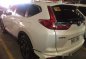 Selling White Honda Cr-V 2018 in Mandaluyong-2