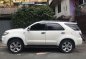 Selling White Toyota Fortuner 2009 in Manila-2