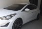 Selling White Hyundai Elantra in Carmona-1