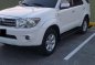 White Toyota Fortuner 2010 for sale in Pandi-6