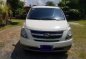 Selling White Hyundai Starex 2011 in Manila-0