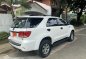 Selling White Toyota Fortuner 2005 in Makati-1