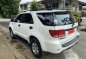 Selling White Toyota Fortuner 2005 in Makati-0