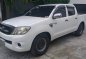 Selling Pearl White Toyota Hilux in Parañaque-4