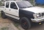 Sell Pearl White 2000 Nissan Frontier in Cavite-0