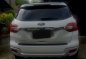 Selling White Ford Everest 2016 in Gapan-1