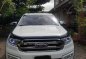 Selling White Ford Everest 2016 in Gapan-0