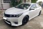 Selling Pearl White Toyota Corolla Altis 2016 in Angat-1