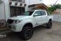 Selling White Toyota Hilux 2.5 G 2012 in Talisay-3