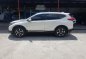 White Honda Cr-V 2018-2