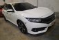 Selling White Honda Civic 2018 -0