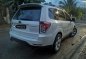 Selling White Subaru Forester 2009-3