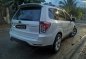 Selling White Subaru Forester 2009-5