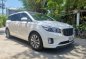 White Kia Carnival 2015-0