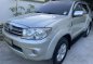 Selling Toyota Fortuner 2011-0
