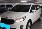 Selling Kia Carnival 2017 -3