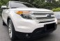 White Ford Explorer 2013 -0