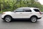 White Ford Explorer 2013 -3