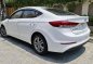 White Hyundai Elantra 2018 for sale in Automatic-3