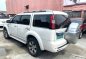 White Ford Everest 2013 for sale in Pateros-2