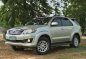 Selling Brightsilver Toyota Fortuner 2012 in Valenzuela-0