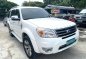 White Ford Everest 2013 for sale in Pateros-1