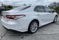 Pearl White Toyota Camry 2019 for sale in Pasig-5