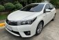 Selling Pearl White Toyota Altis 2017 in Marikina-0