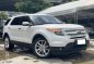 Selling White Ford Explorer 2014 in Makati-9