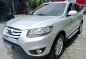 Selling Brightsilver Hyundai Santa Fe 2011 in Pasig-2