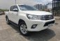 Selling White Toyota Hilux 2017 in Pasig-0
