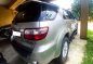 Selling Pearl White Toyota Fortuner 2009 in Manila-2