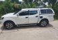 Selling White Nissan Navara 2015 in Quezon City-2