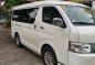 Selling Pearl White Toyota Hiace Super Grandia 2019 in Las Piñas-3