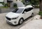 Selling Pearl White Kia Carnival 2016 in Pasig-9