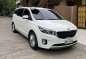 Selling Pearl White Kia Carnival 2016 in Pasig-0